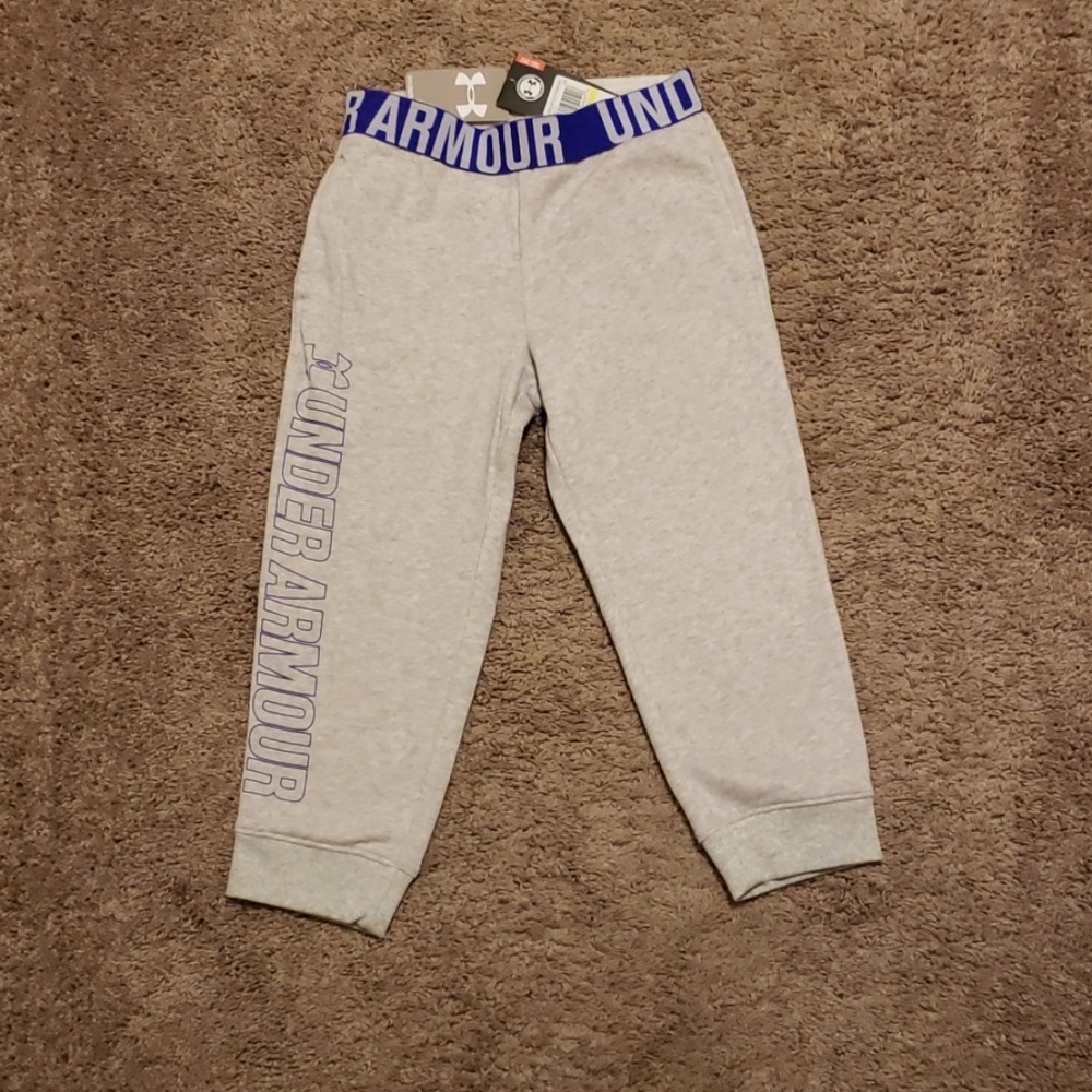 Girls Under Armour jogging pants